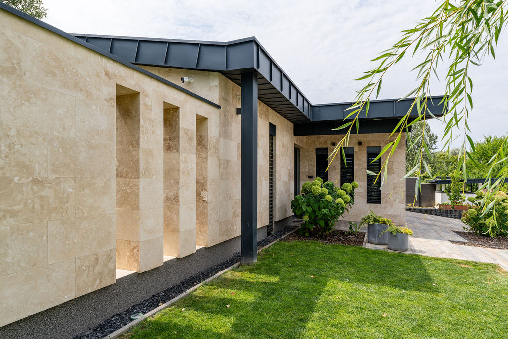 Eco Horizont referencia – kőburkolatú családi ház, 3. kép